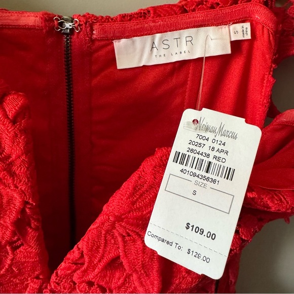 ASTR THE LABEL RED FLORAL CROCHET BODYCON MINI DRESS RED SIZE SMALL - Picture 2 of 5